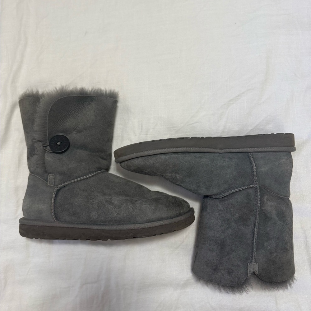 Ugg Bailey Button - image 1